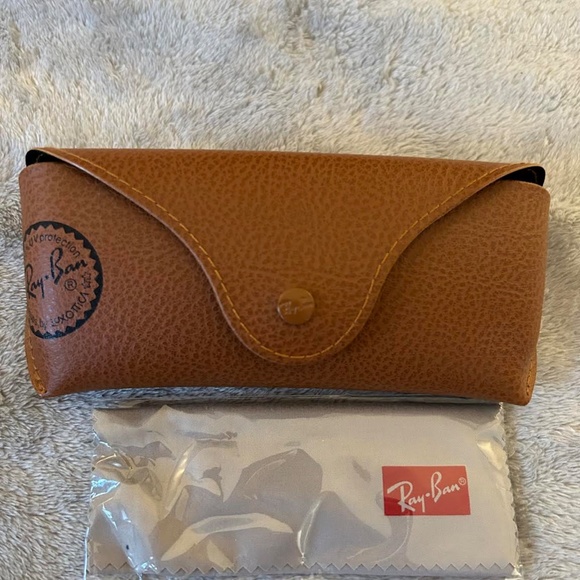 Ray Ban Classic Aviator Sunglasses - Picture 2 of 2